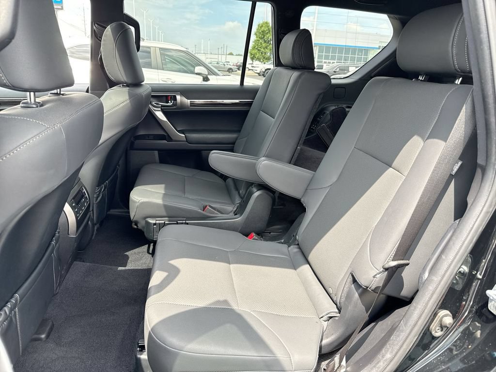Used 2022 Lexus GX 460 Premium w/ Accessory Package AWD/4WD image 23