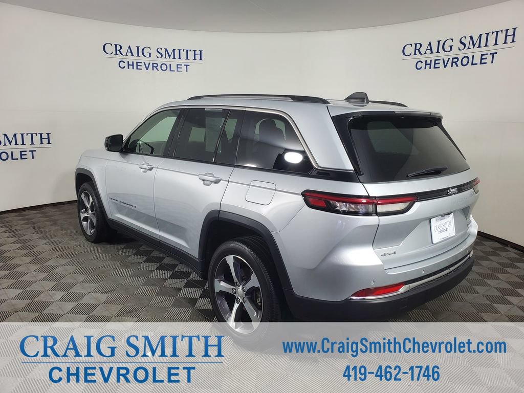 Used 2023 Jeep Grand Cherokee Limited AWD/4WD image 3