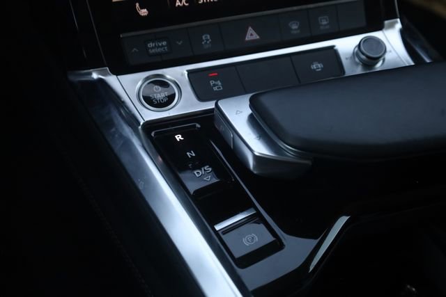 Used 2021 Audi e-tron Premium w/ Convenience Plus Package image 20