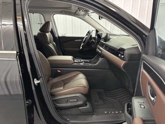 Used 2025 Honda Pilot Elite image 31