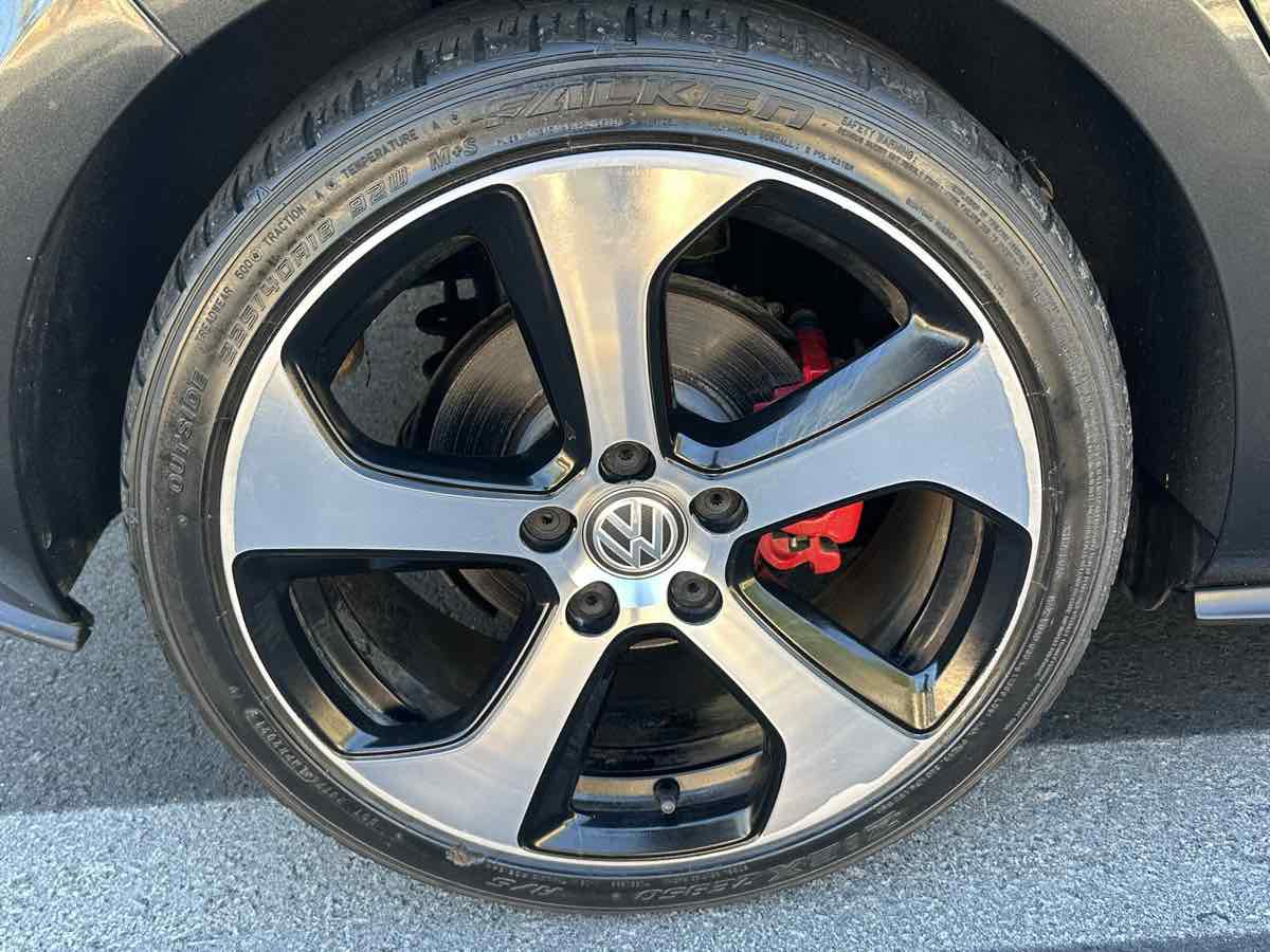 Used 2015 Volkswagen GTI SE FWD image 56