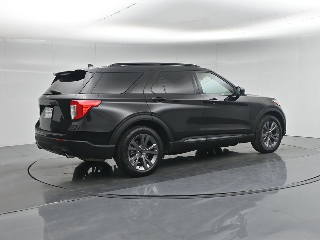 Used 2022 Ford Explorer XLT w/ Equipment Group 202A RWD image 30
