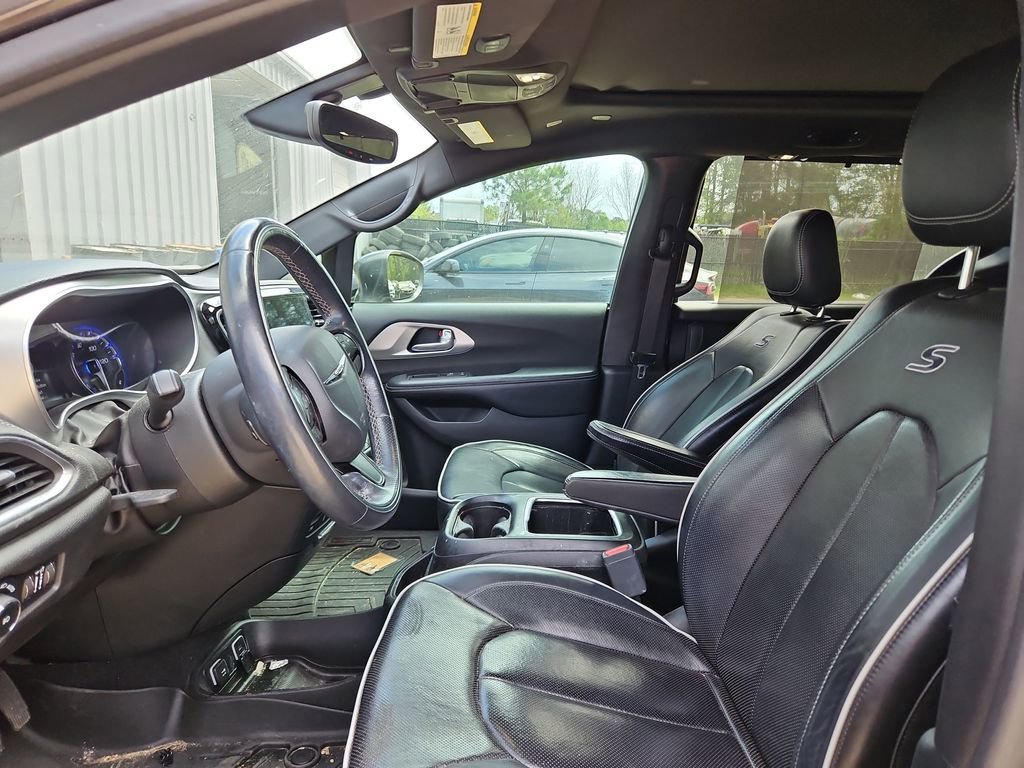 Used 2018 Chrysler Pacifica Limited w/ S Appearance Package image 10