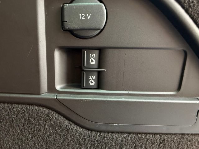 Used 2013 Volkswagen Touareg TDI AWD/4WD image 41