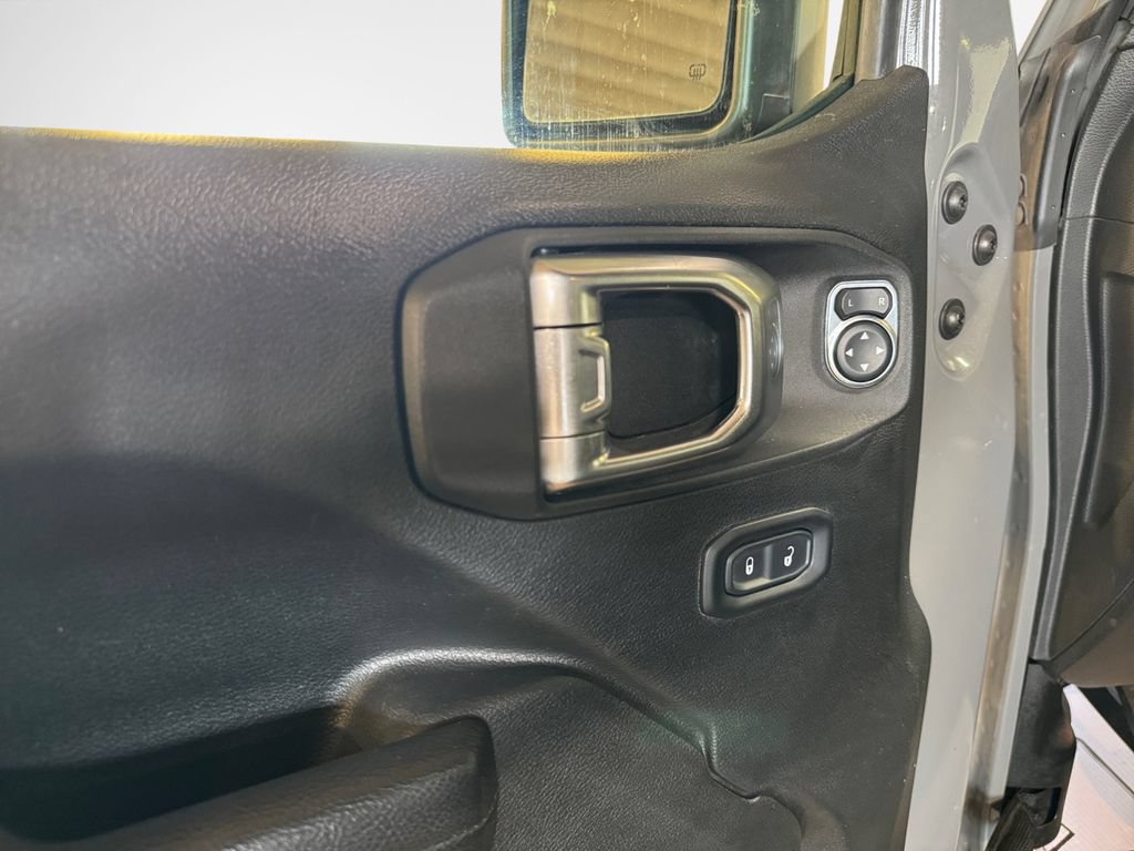 Used 2022 Jeep Wrangler Unlimited Sport AWD/4WD image 14