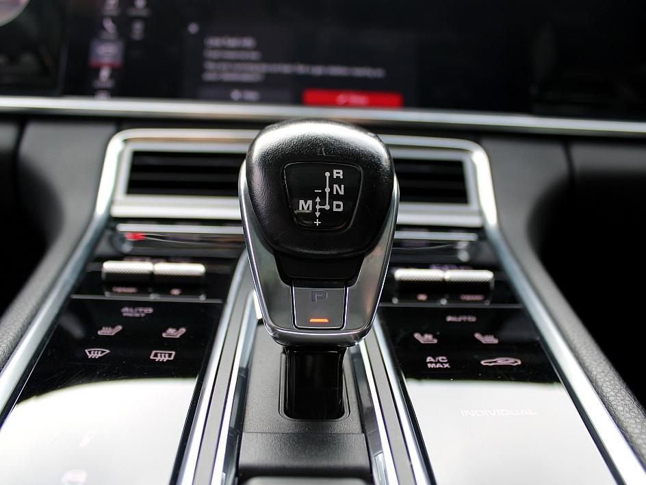 Used 2020 Porsche Panamera 4 image 29