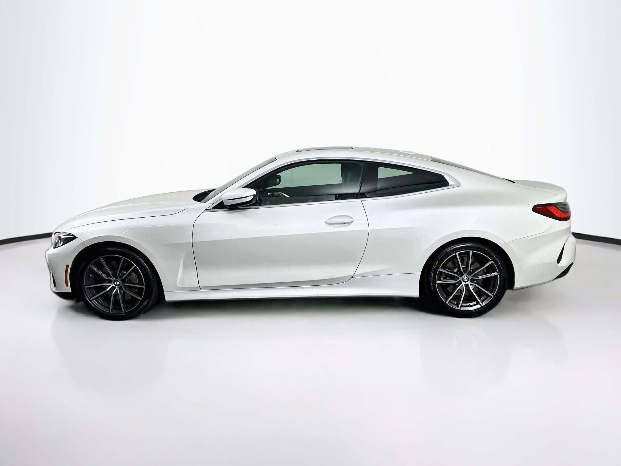 Used 2025 BMW 430i Coupe w/ Premium Package RWD image 4