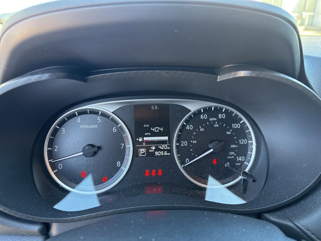 Used 2025 Nissan Versa S w/ Trunk Package image 9