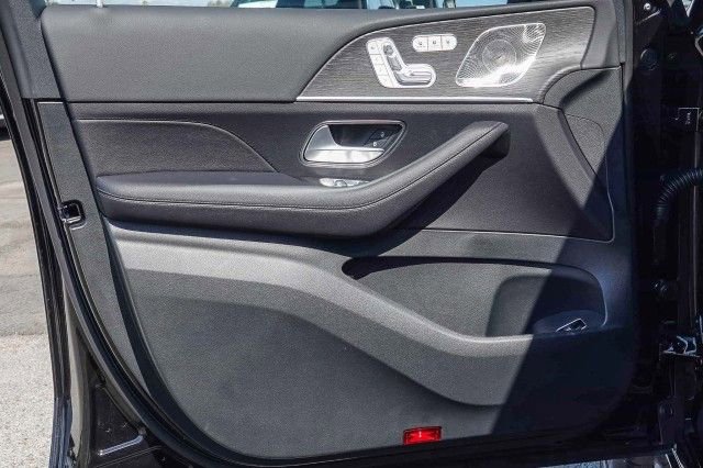 New 2025 Mercedes-Benz GLS 450 4MATIC image 19