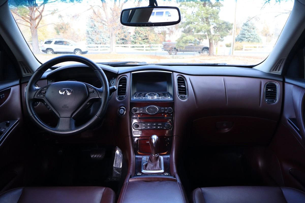 Used 2015 INFINITI QX50 Journey w/ Premium Package image 16