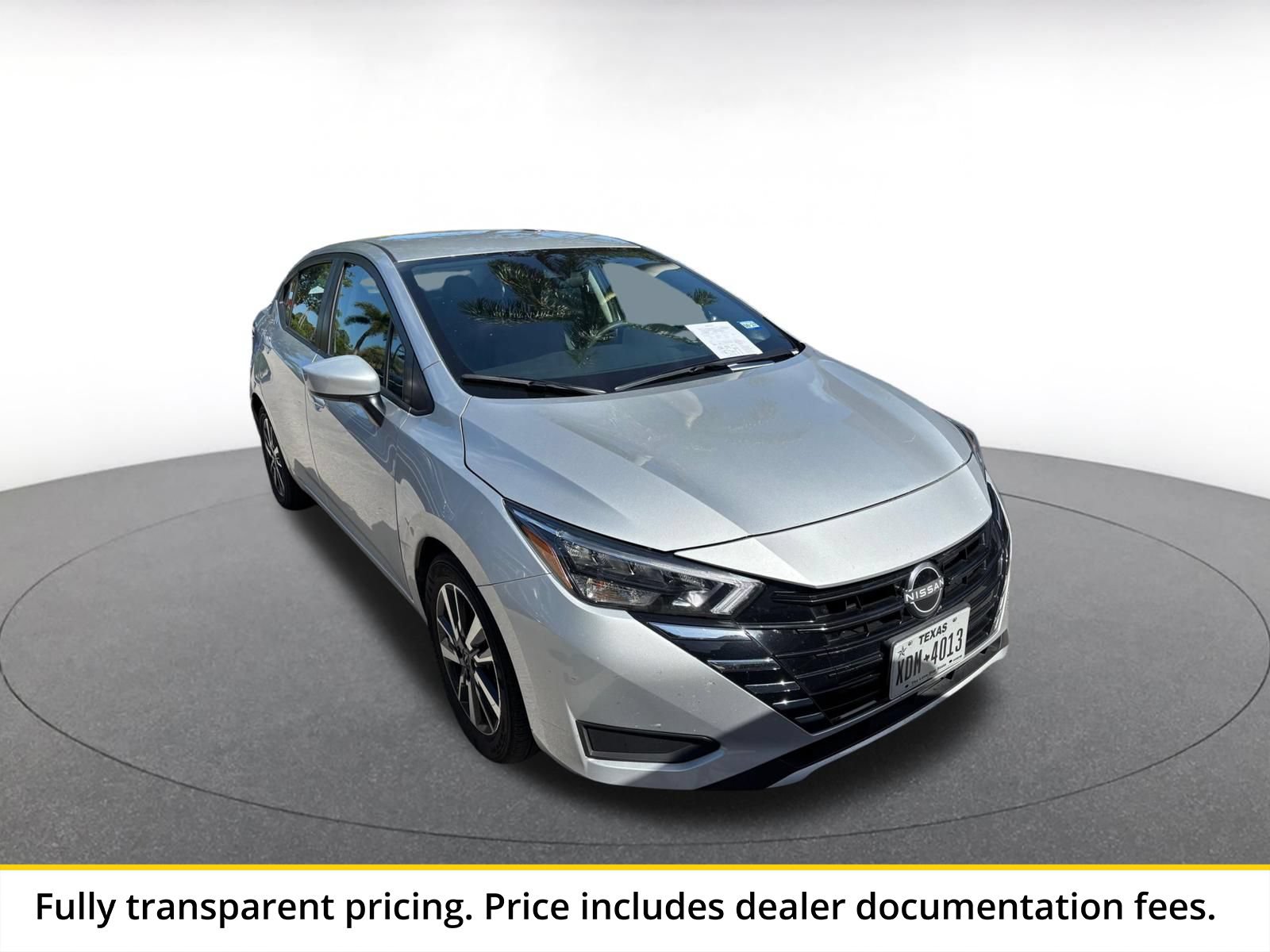 Used 2025 Nissan Versa SV FWD image 1