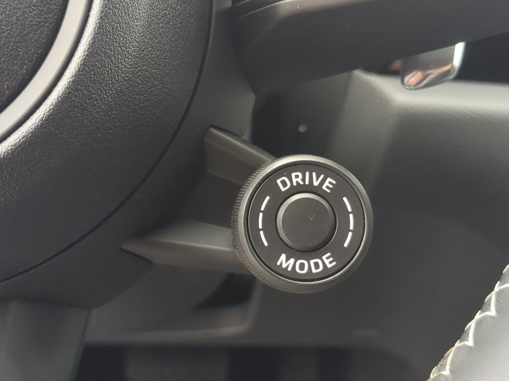 New 2026 Porsche Macan Turbo image 36