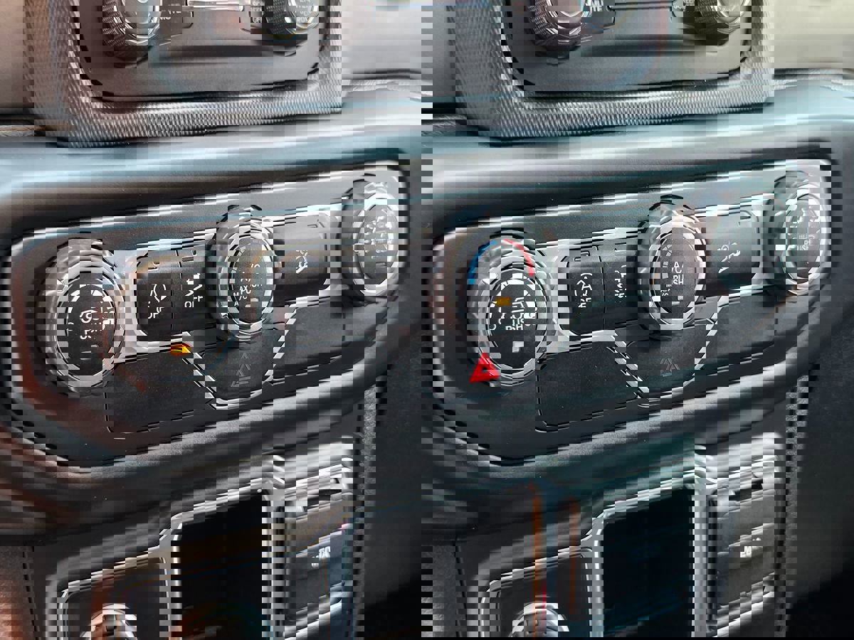 Used 2020 Jeep Wrangler Sport image 35