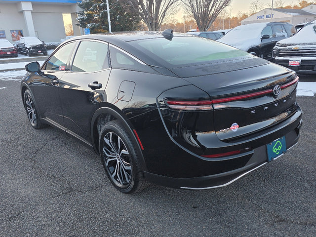 Used 2023 Toyota Crown XLE image 9