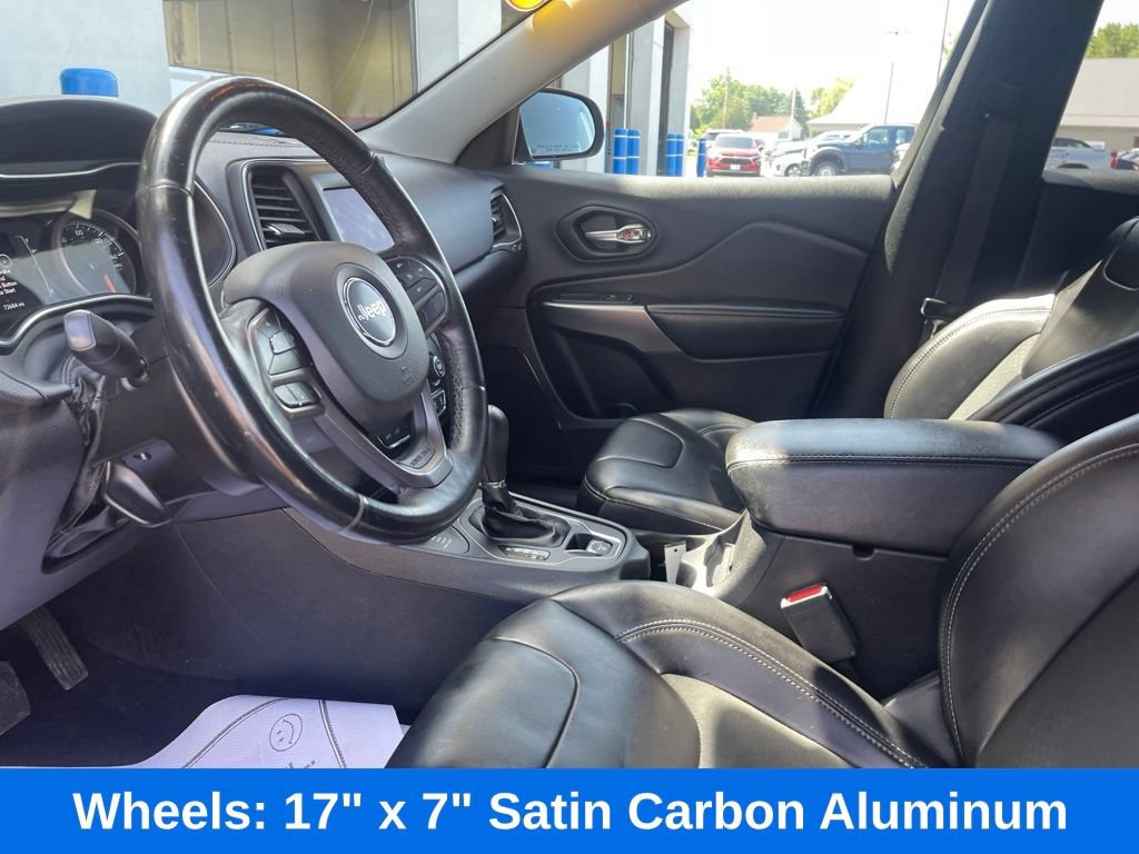 Used 2019 Jeep Cherokee Latitude Plus w/ Cold Weather Group AWD/4WD image 13