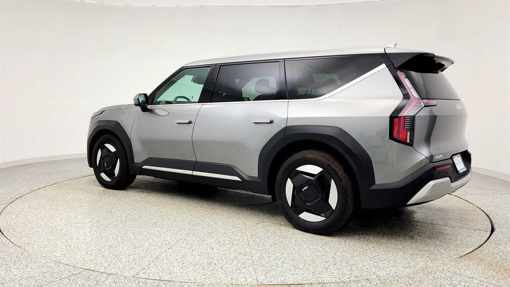 Used 2024 Kia EV9 Light image 7