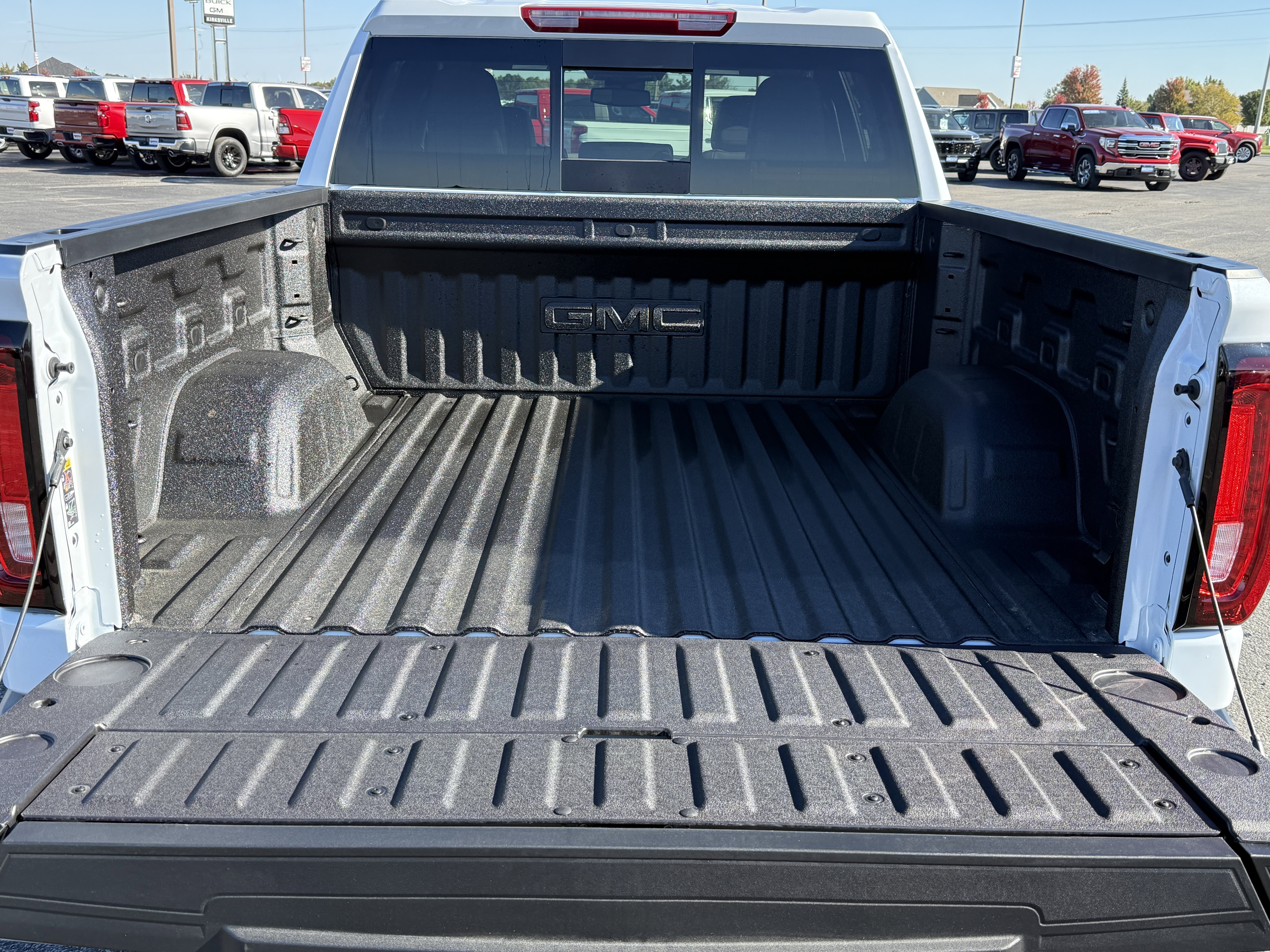 New 2026 GMC Sierra 1500 SLT w/ SLT Premium Plus Package image 11