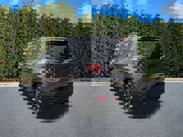 Used 2019 Jeep Renegade Trailhawk image 6