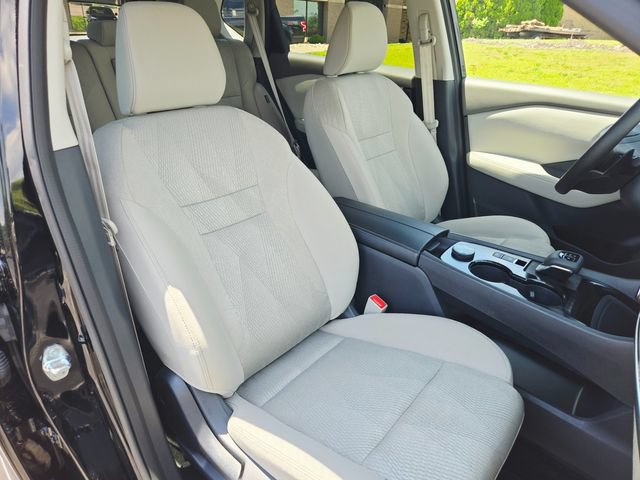 Used 2025 Nissan Rogue SV AWD/4WD image 18