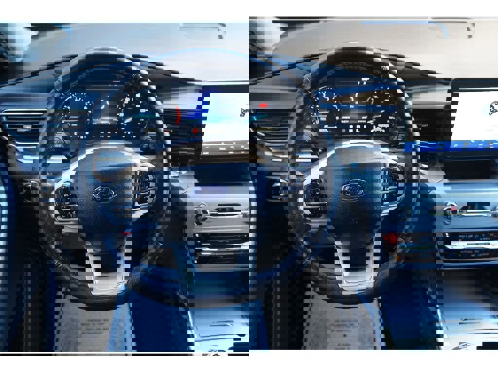 Used 2022 Ford Explorer XLT w/ Equipment Group 202A image 18