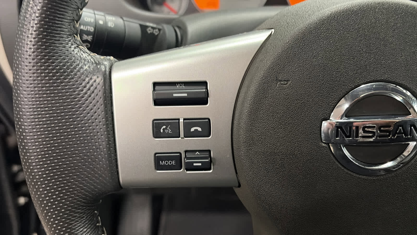 Used 2020 Nissan Frontier PRO-4X image 11