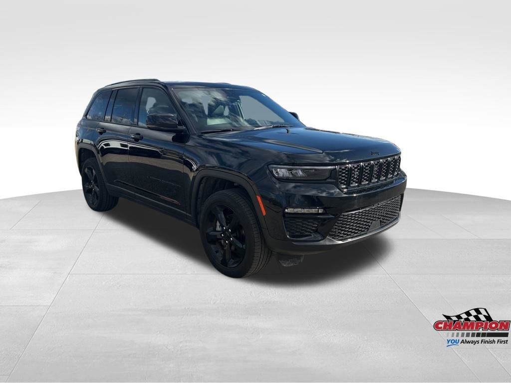 Used 2025 Jeep Grand Cherokee Limited w/ Black Appearance Package image 8