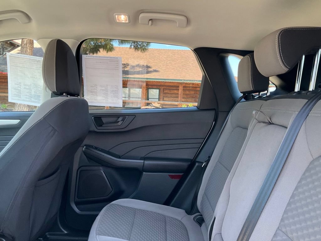 Used 2022 Ford Escape SE w/ SE Sport Appearance Package FWD image 21