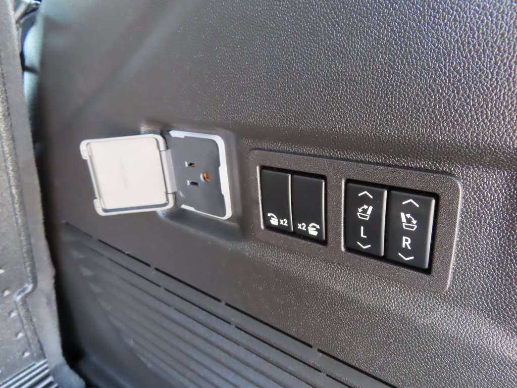 Certified 2023 Chevrolet Tahoe Z71 w/ Z71 Off-Road Package image 18