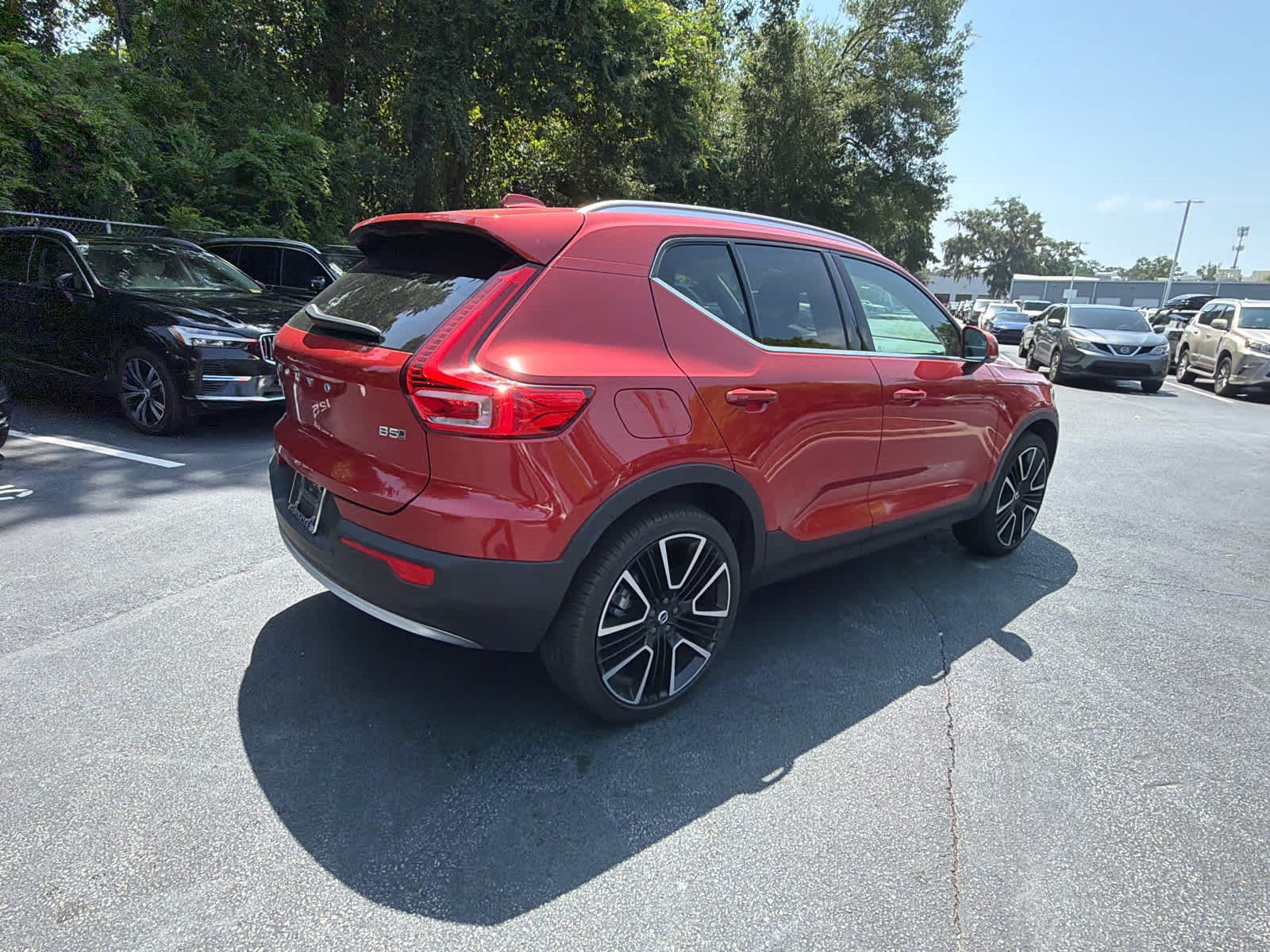 Used 2024 Volvo XC40 B5 Ultimate w/ Protection Package Premier AWD/4WD image 13