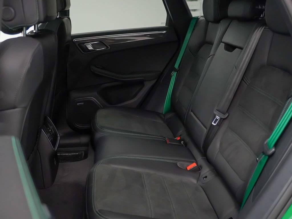 Certified 2026 Porsche Macan GTS image 18