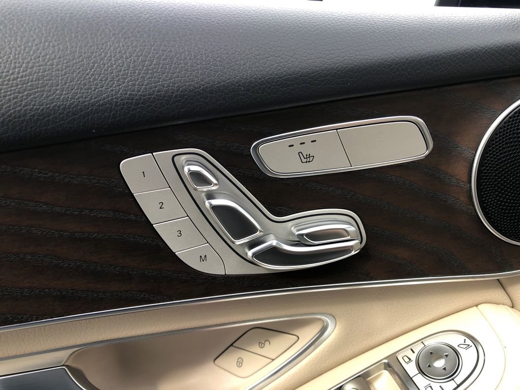 Used 2018 Mercedes-Benz GLC 300 4MATIC image 21