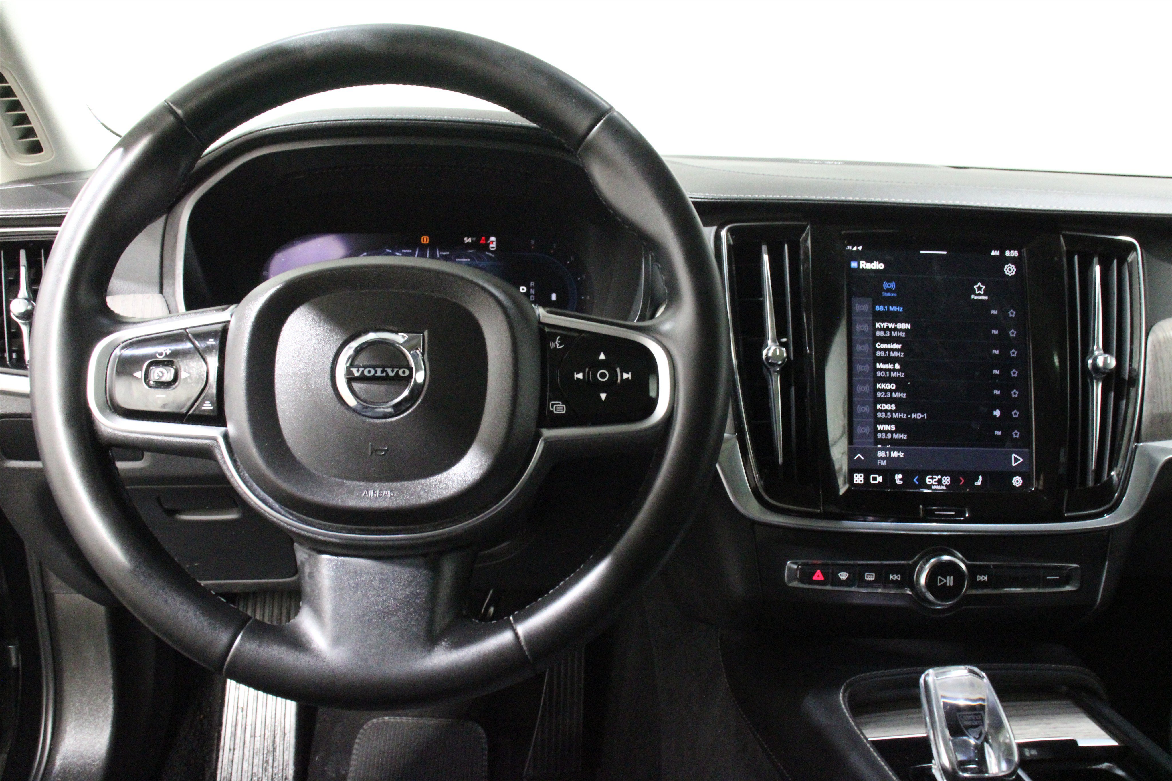 Used 2023 Volvo V90 B6 Cross Country Ultimate AWD/4WD image 8