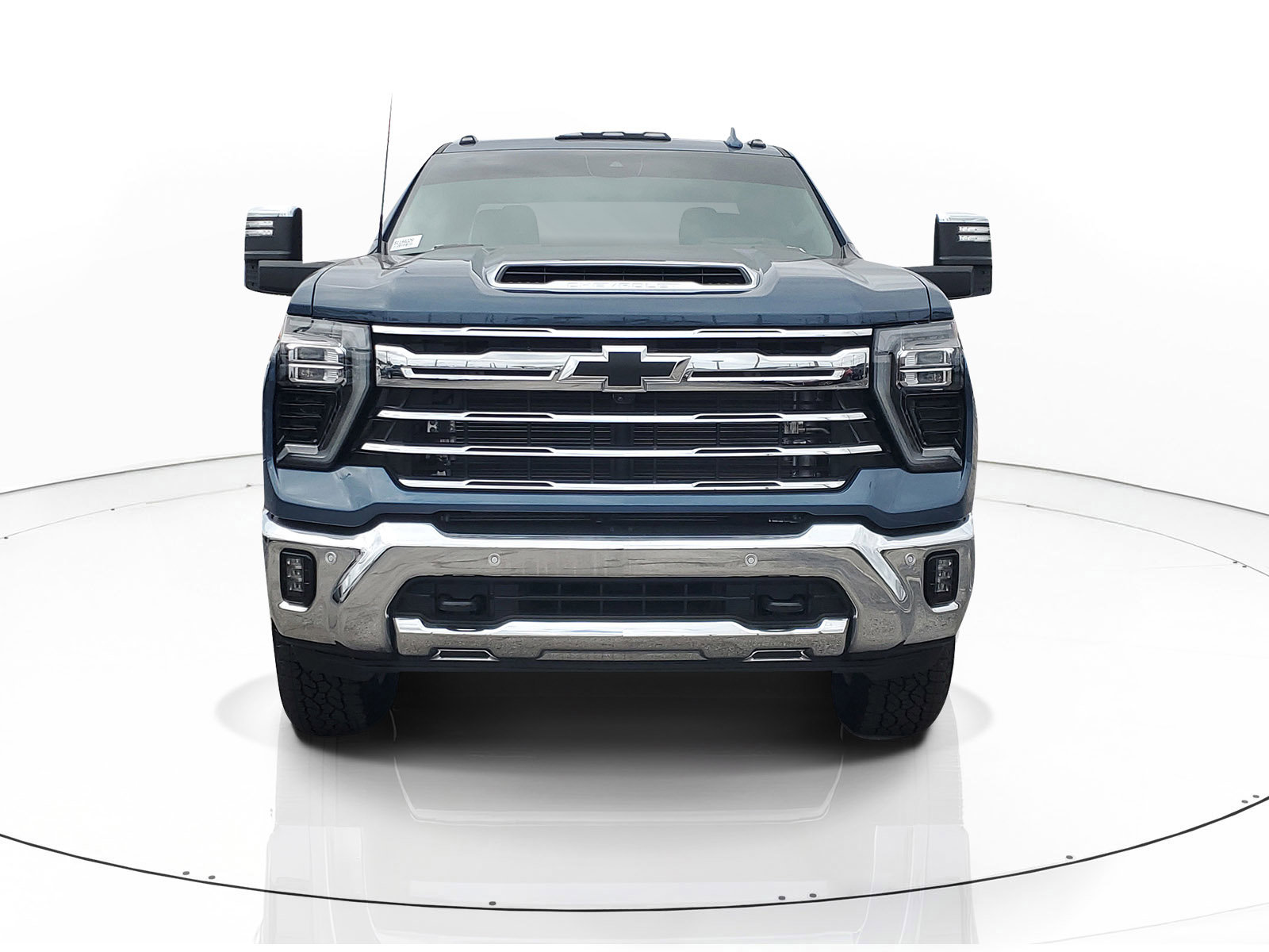 Used 2025 Chevrolet Silverado 2500 LTZ w/ LTZ Premium Package image 2