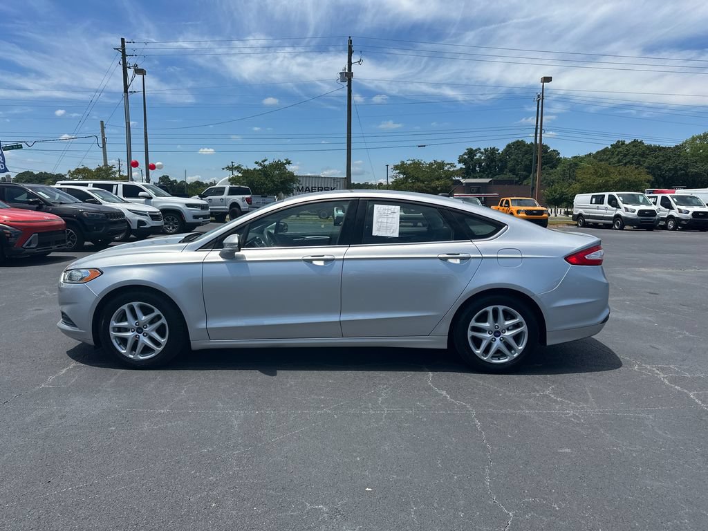 Used 2015 Ford Fusion SE FWD image 4