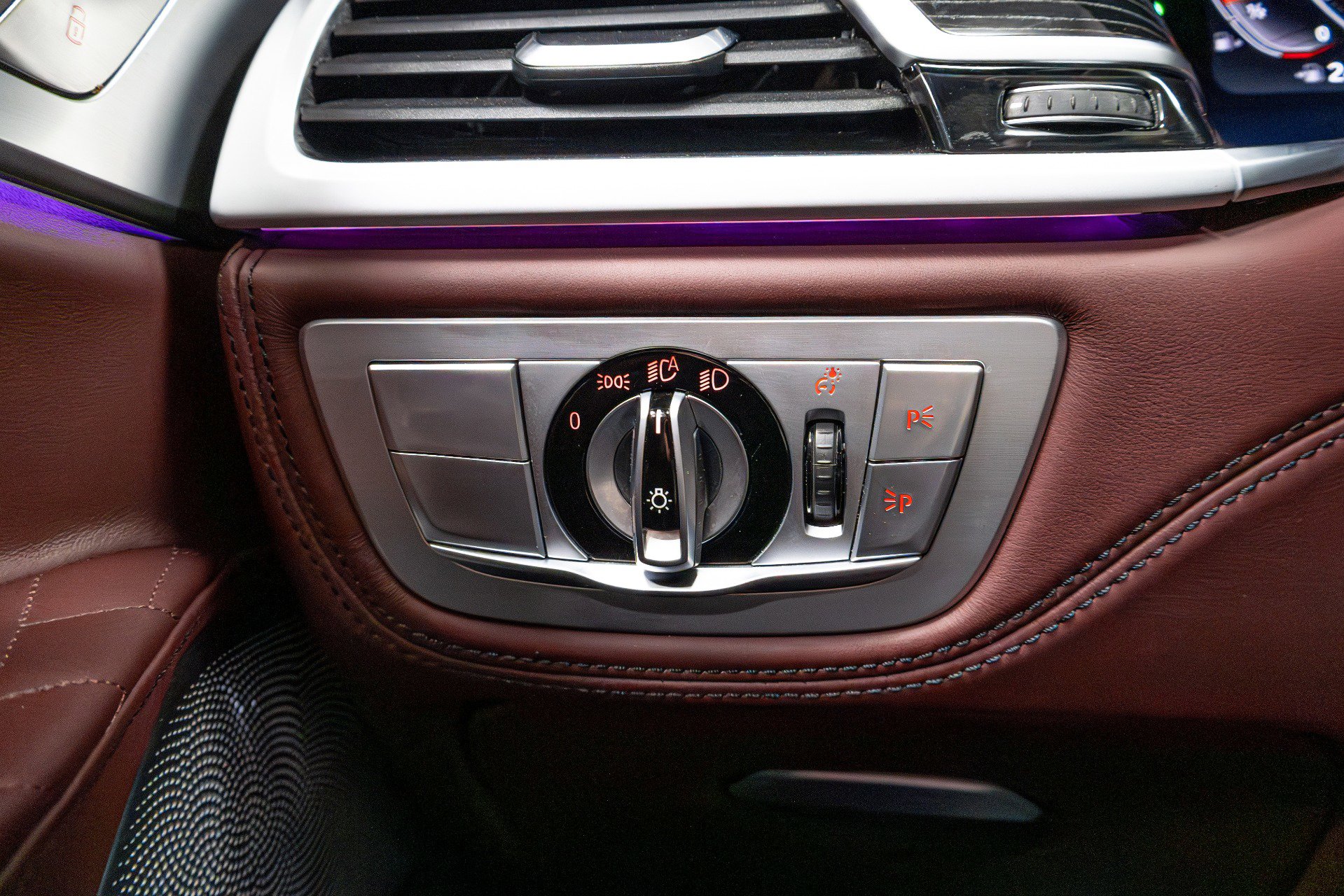 Used 2020 BMW 750i xDrive w/ Executive Package image 52