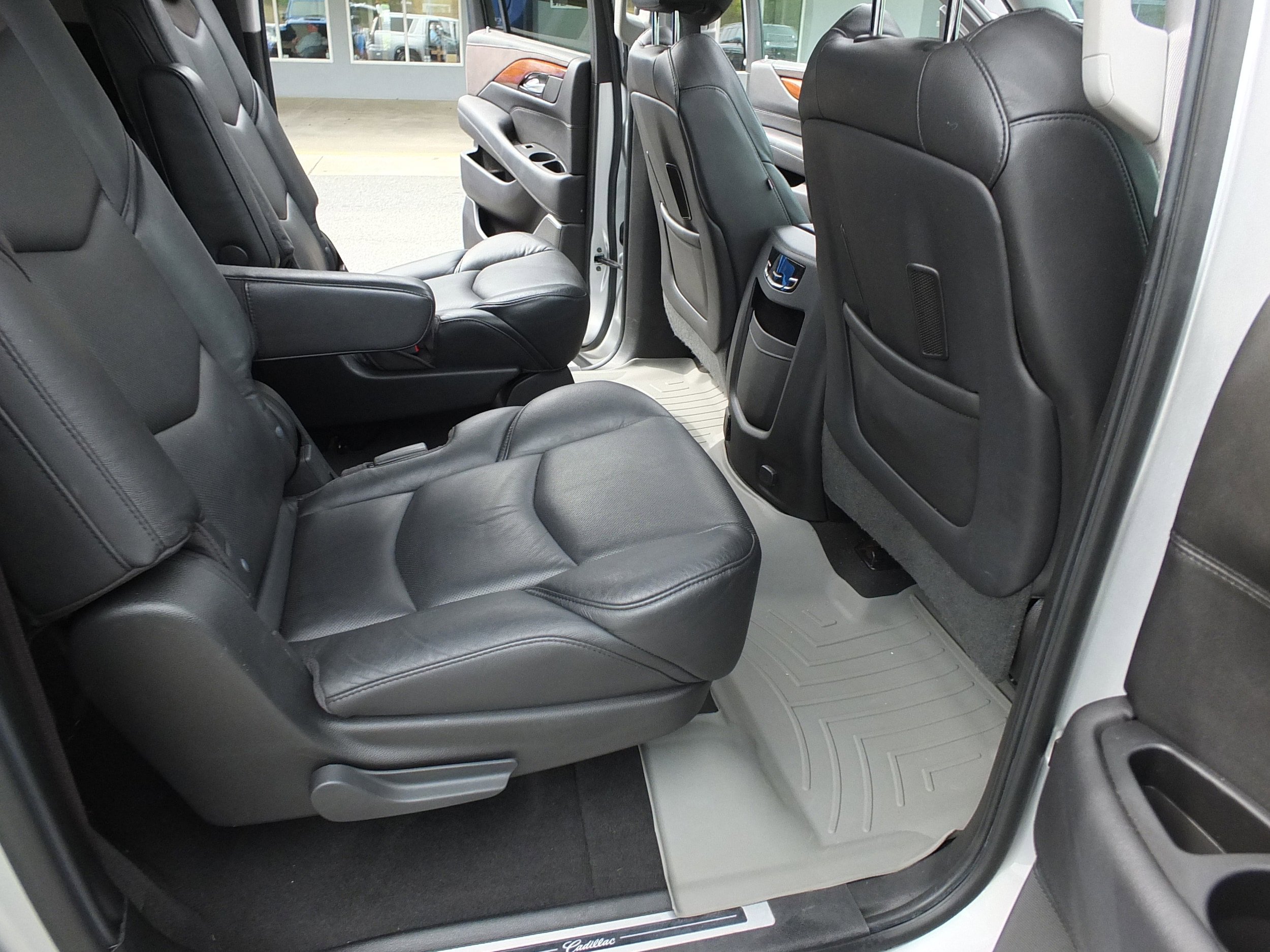 Used 2020 Cadillac Escalade ESV Luxury AWD/4WD image 14