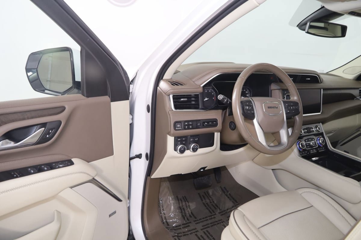 Used 2021 GMC Yukon XL Denali w/ LPO, Illumination Package AWD/4WD image 52