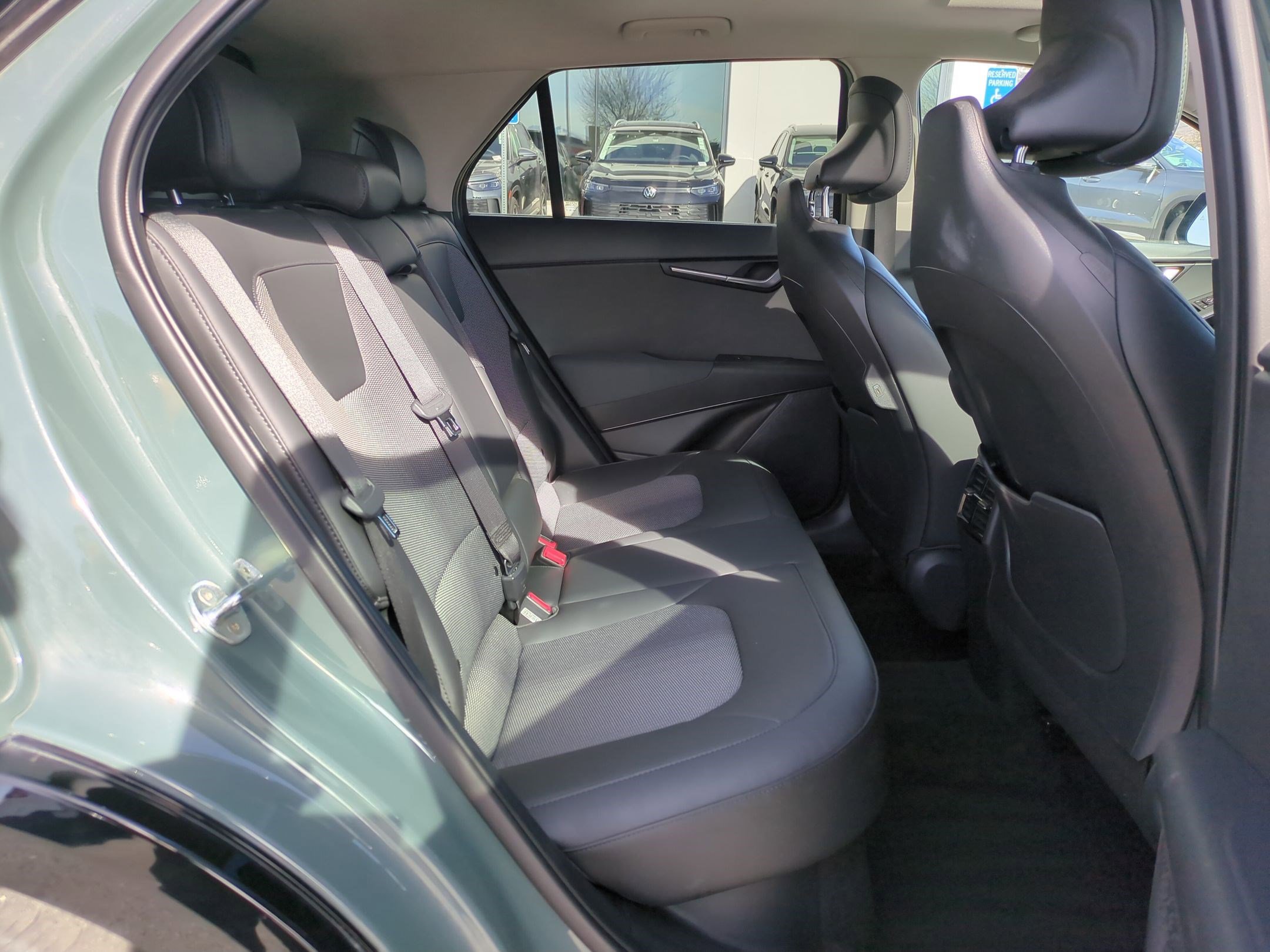 Used 2023 Kia Niro EX Touring image 34