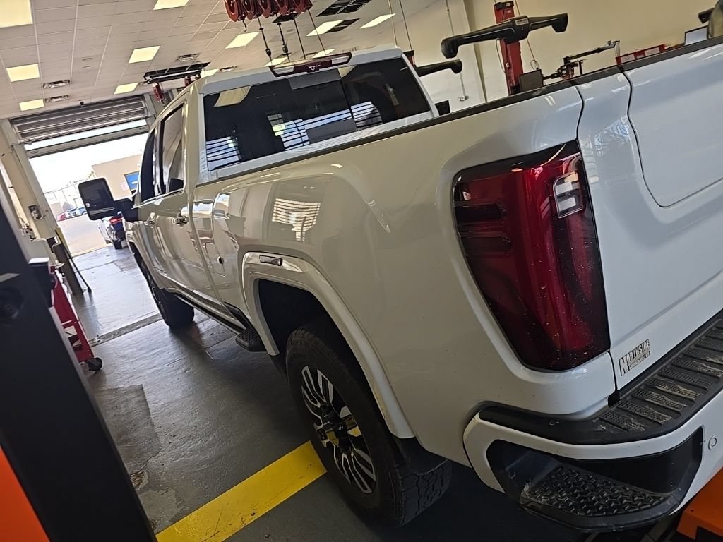 Used 2025 GMC Sierra 3500 Denali Ultimate AWD/4WD image 4