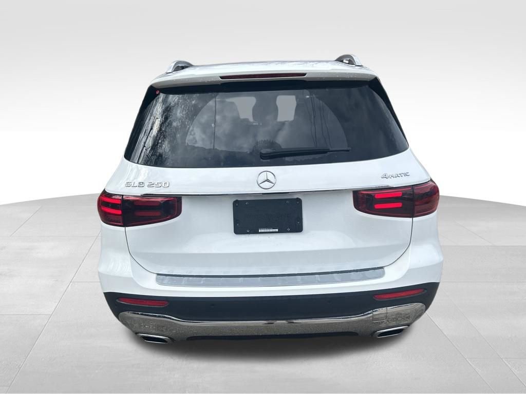 New 2026 Mercedes-Benz GLB 250 4MATIC image 4