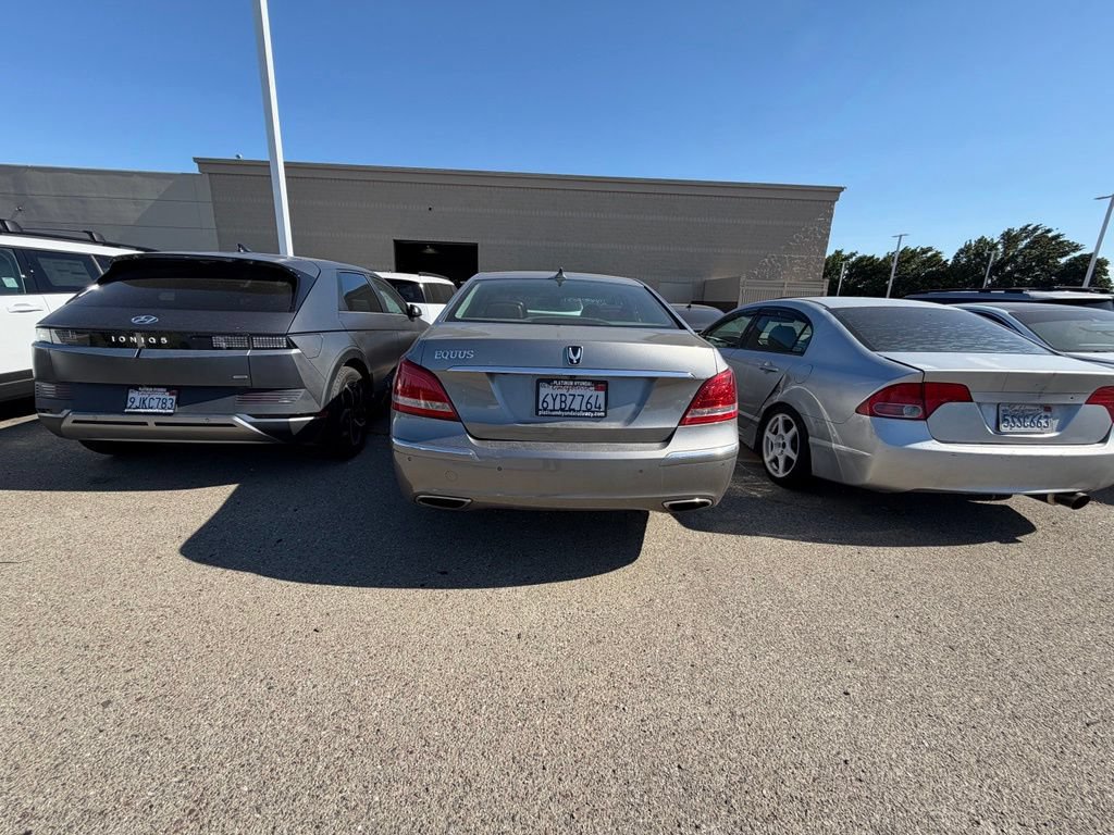 Used 2012 Hyundai Equus Signature RWD image 5