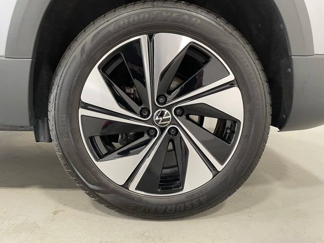 New 2025 Volkswagen Taos SE AWD/4WD image 9