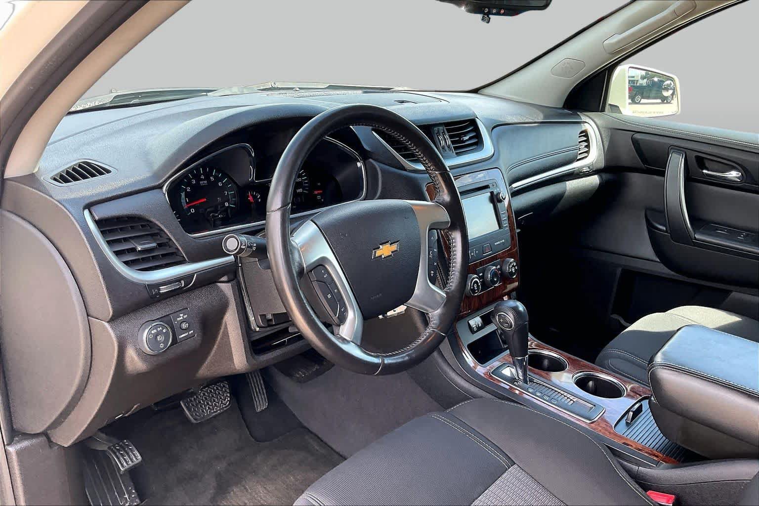 Used 2013 Chevrolet Traverse LT FWD image 17