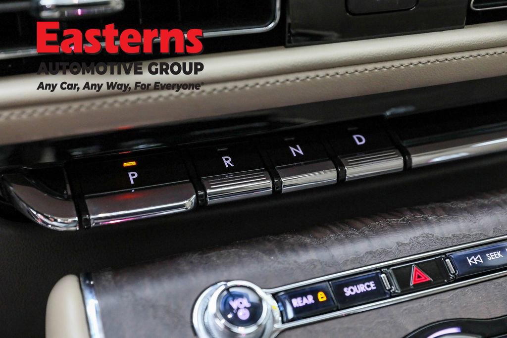 Used 2020 Lincoln Aviator Reserve w/ Equipment Group 202A image 13