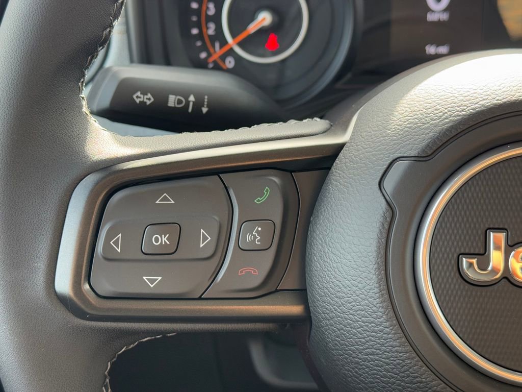 New 2025 Jeep Gladiator Sport image 21