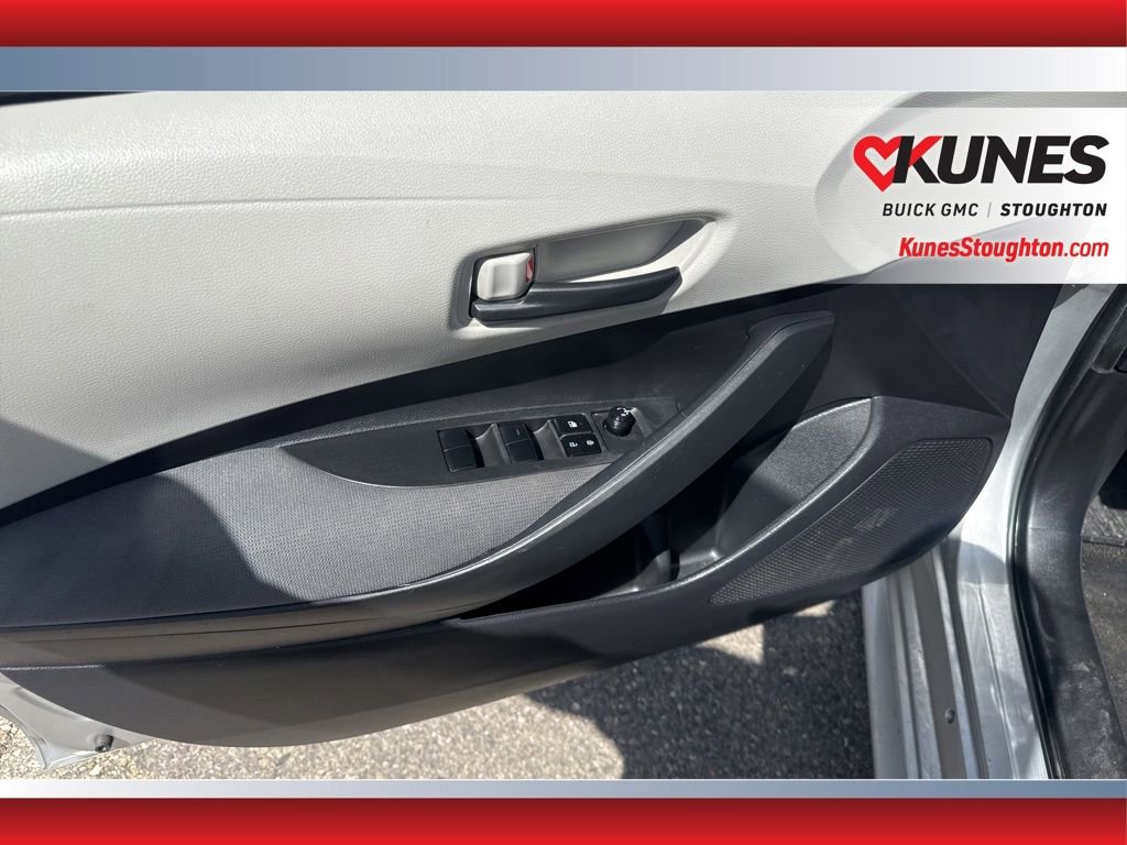 Used 2022 Toyota Corolla LE FWD image 16