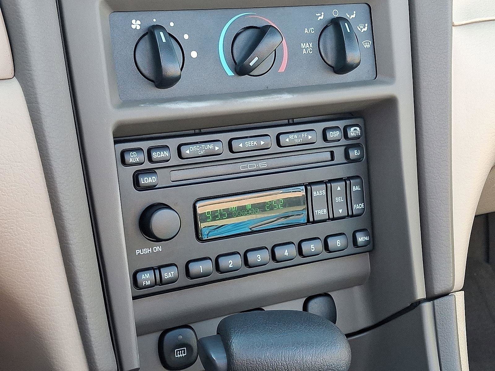 Used 2004 Ford Mustang Deluxe image 22