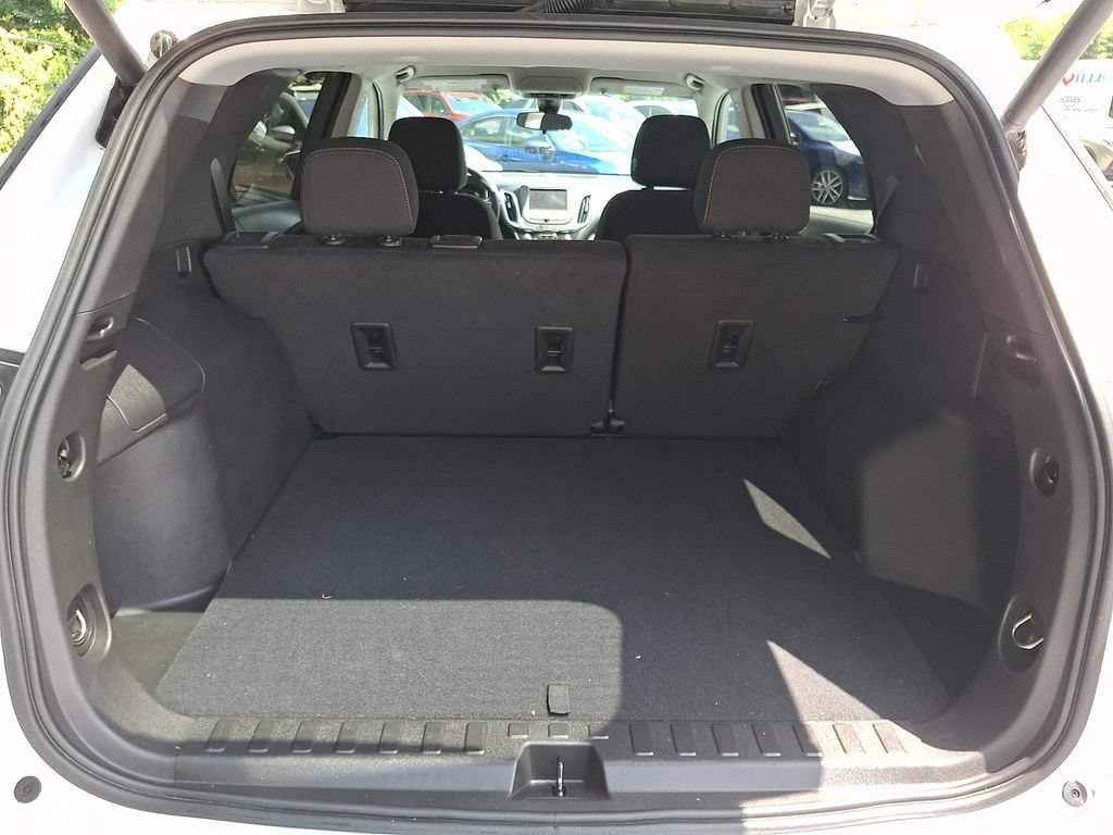 Used 2023 Chevrolet Equinox LT FWD image 28