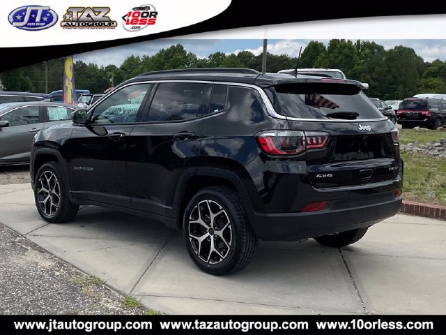 Used 2025 Jeep Compass Limited AWD/4WD image 4