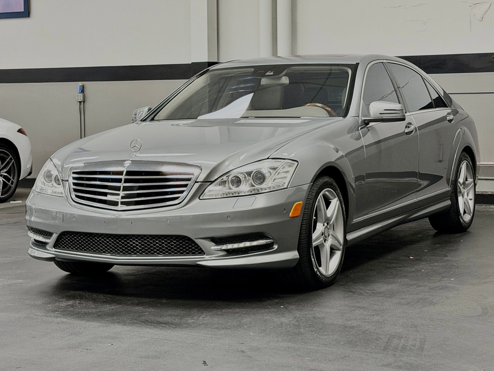 Used 2010 Mercedes-Benz S 550 image 7
